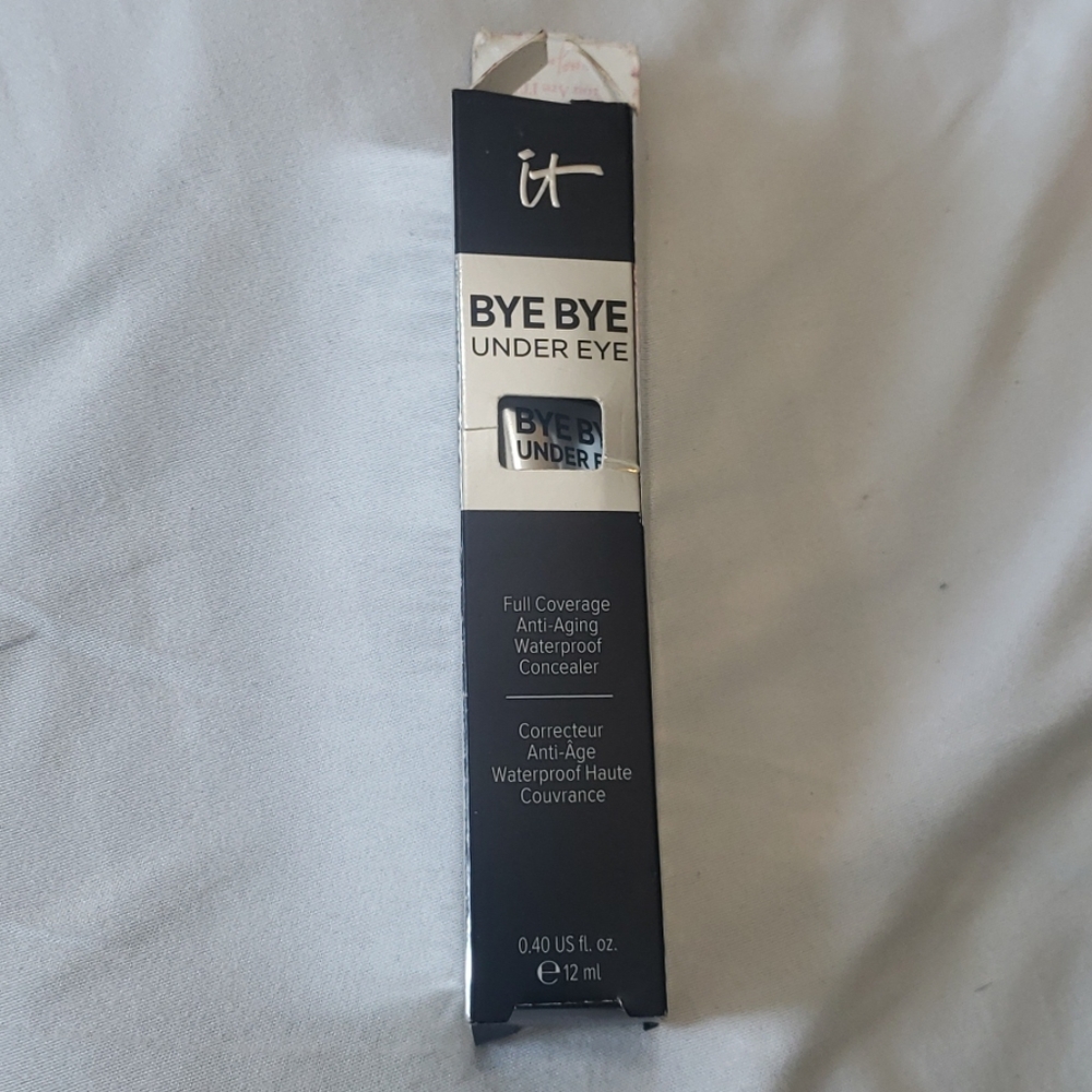 Concealer - Picture 3 of 6